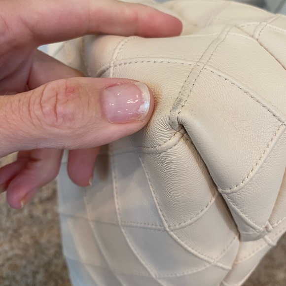 Tory Burch Cream Quilted Shoulder Bag - Picture 14 of 16